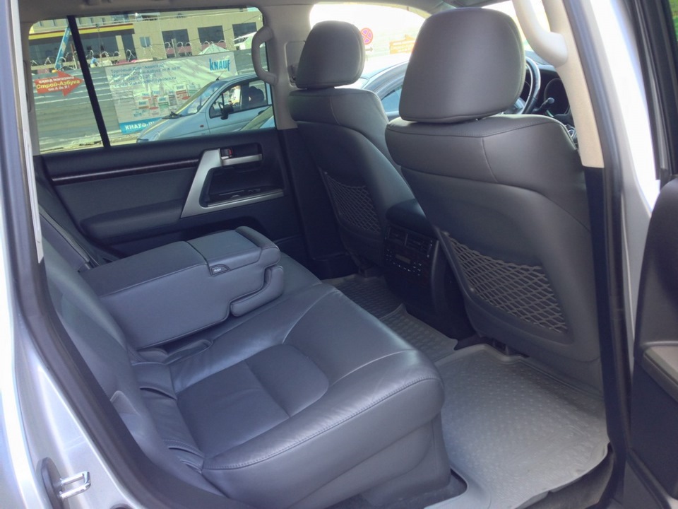 Toyota Land Cruiser 200