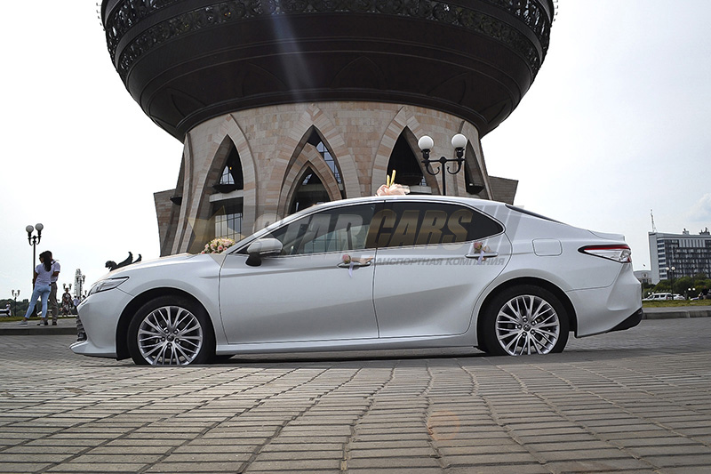 Toyota Camry v70