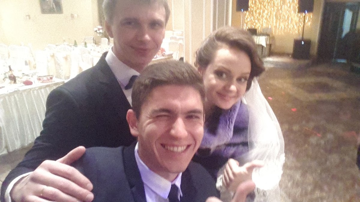 Selfie и фото с счастливыми молодоженами))