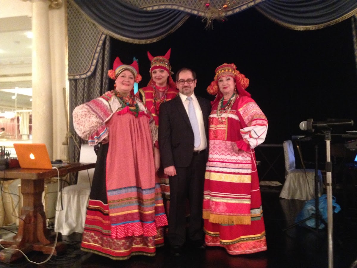 С фольклорным ансамблем "Русская забава" и дуэтом "Ты и Я"