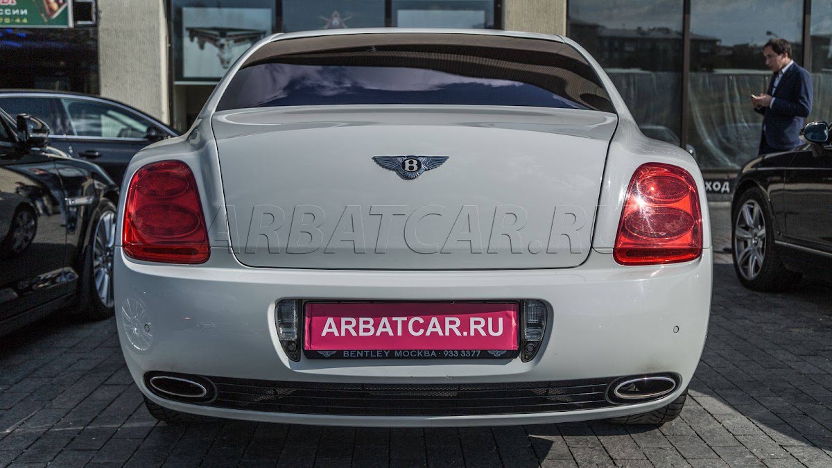 2. Bentley Continental Flying Spur — кадр 3 из 5