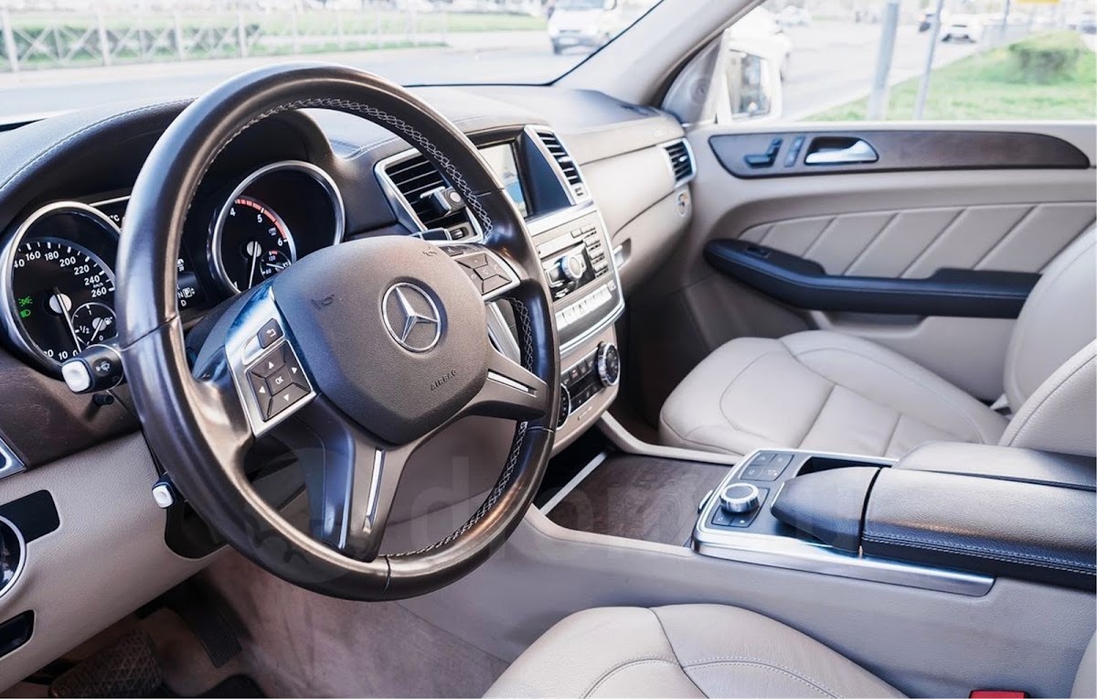 Mercedes White GL