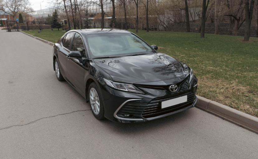 Toyota Camry — кадр 2 из 10
