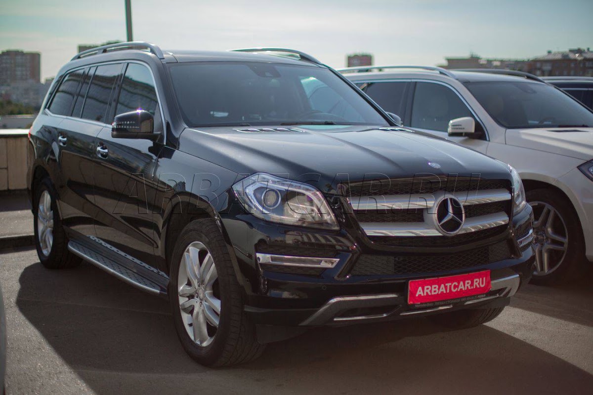 Mercedes GL-class (X166) черный на темном салоне — кадр 2 из 6