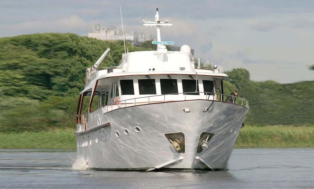 Almarine Яхта Benetti 92