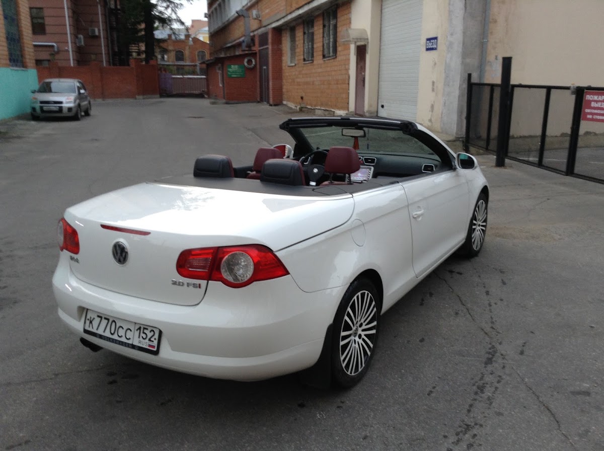 Кабриолет Volkswagen Eos — кадр 2 из 5