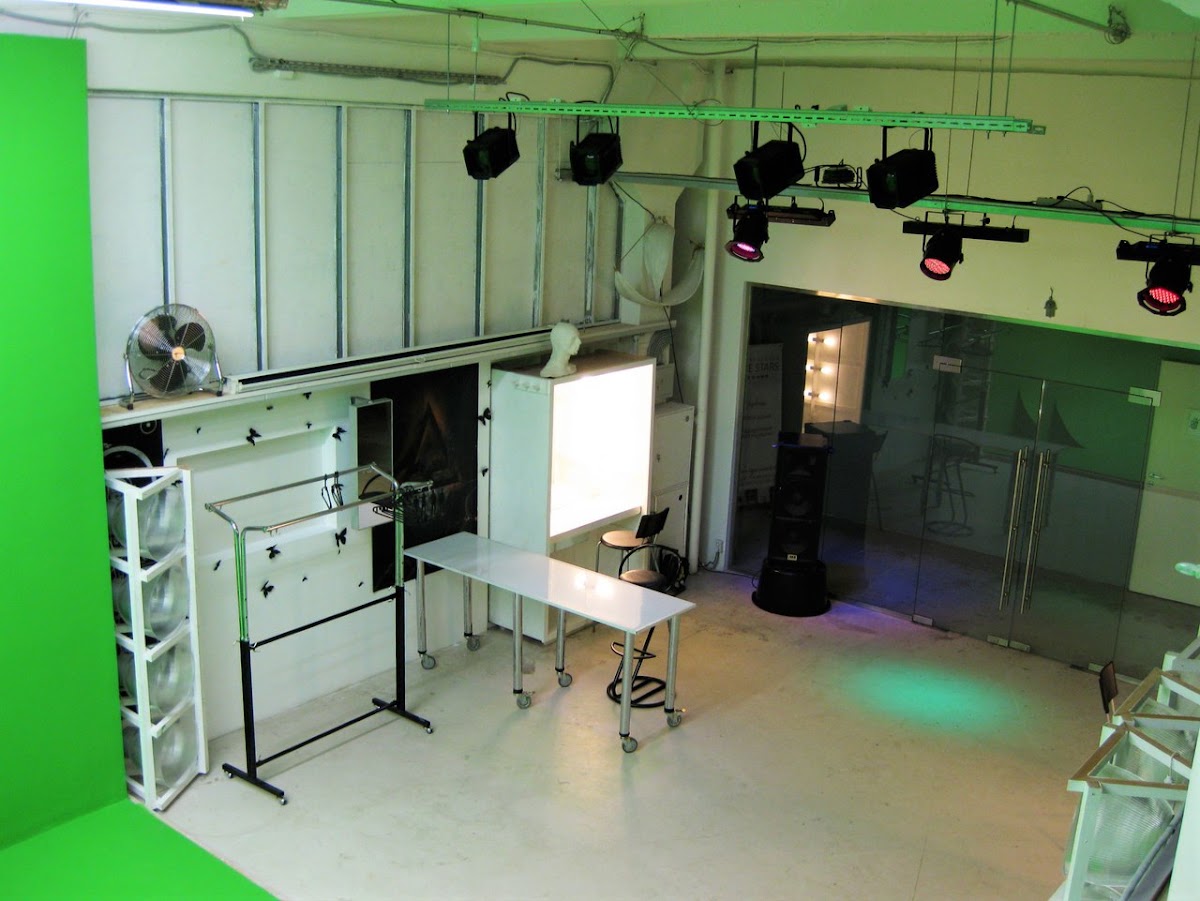 PUFF ORANGE STUDIO
