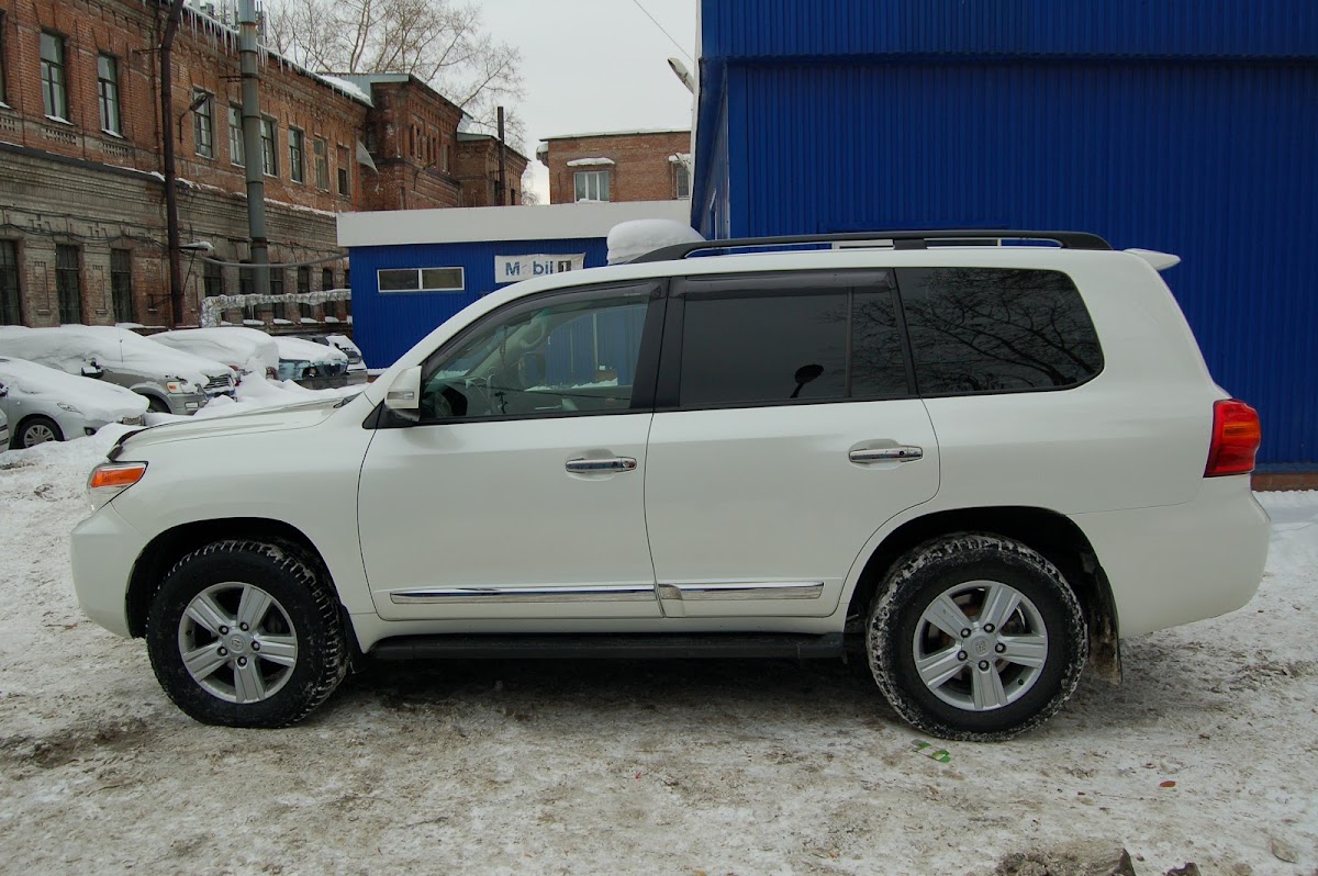 Toyota Land Cruiser 200 — кадр 3 из 7