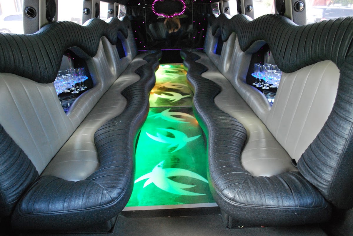 Лимузин HUMMER H2 — кадр 3 из 5