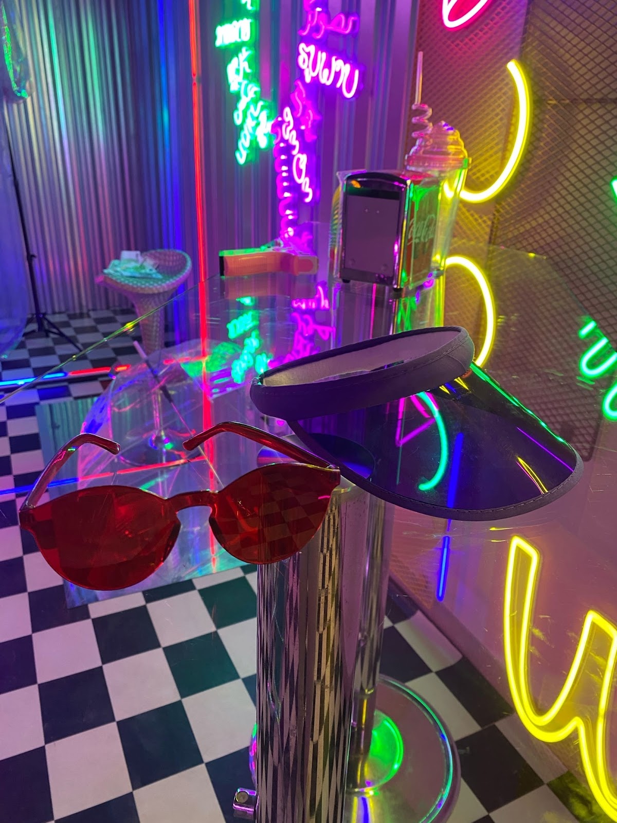 NeonСast — кадр 3 из 53
