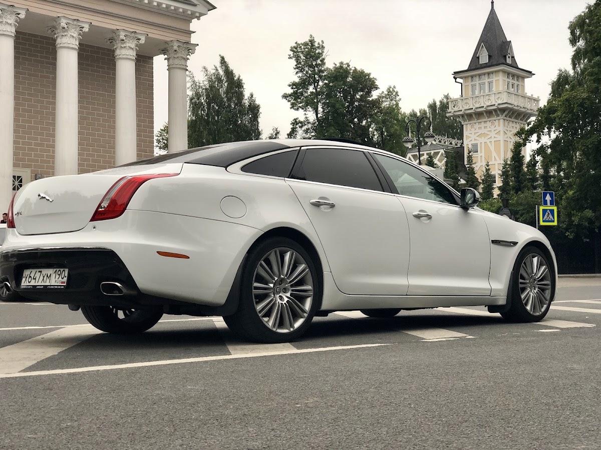 Jaguar XJ Long — кадр 2 из 15
