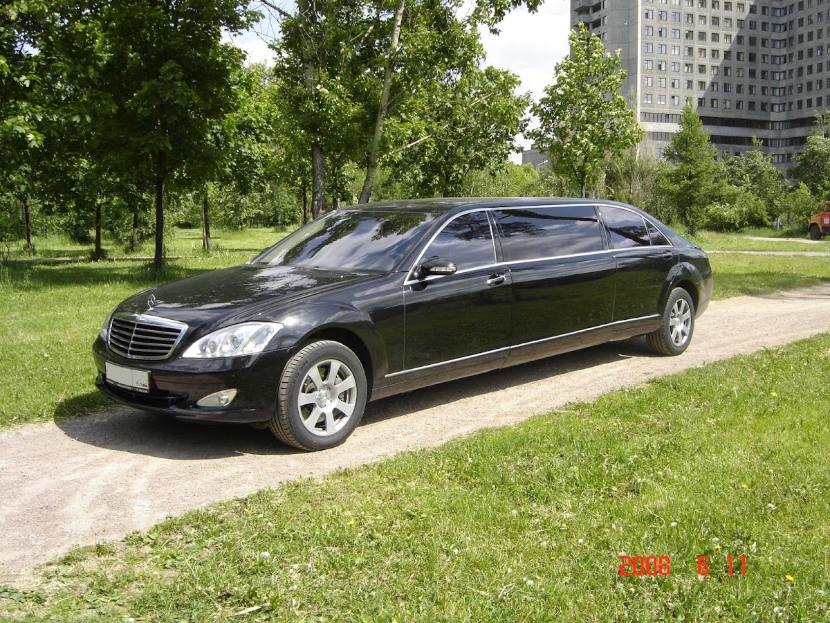 Mercedes-Benz W221 Pullman