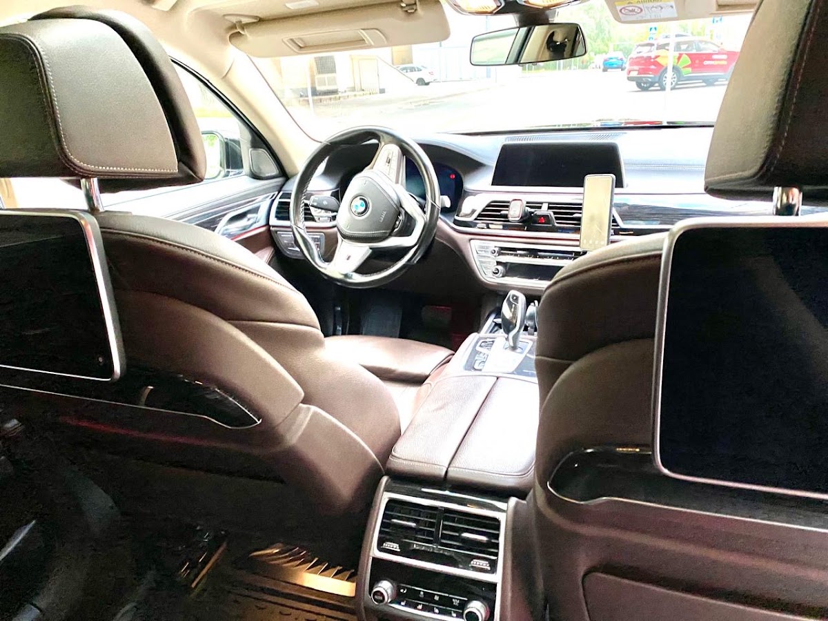 BMW 750 LONG гос.N570