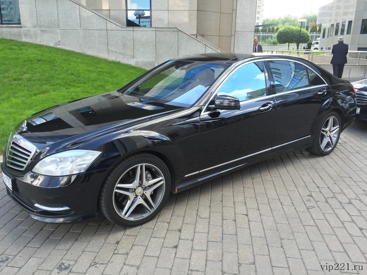 Mercedes-Benz W221 S500