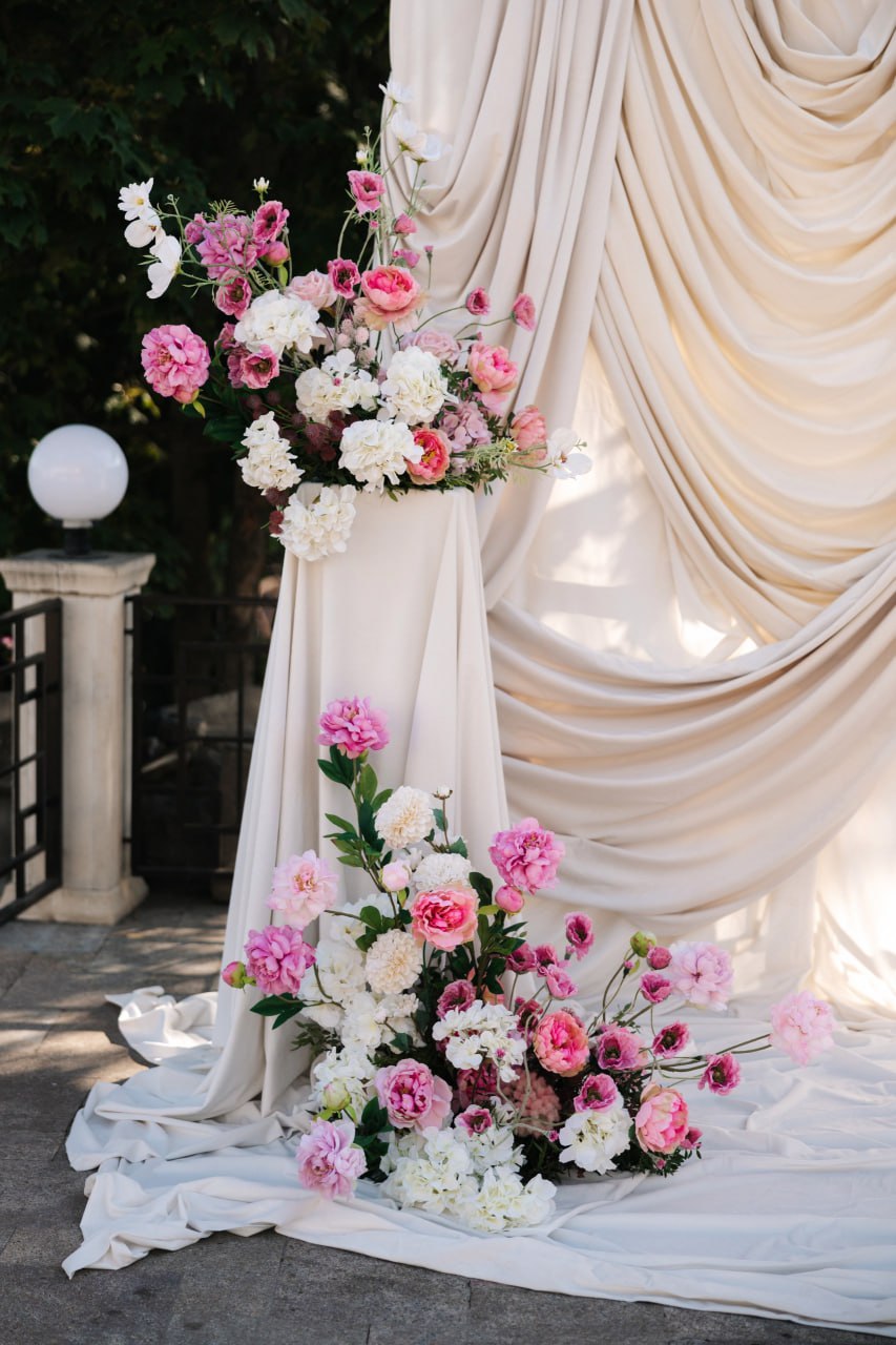 ‘сompletely pink’