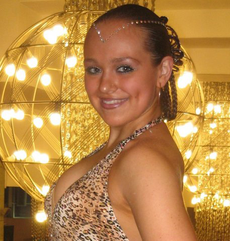 Лена Молдованова