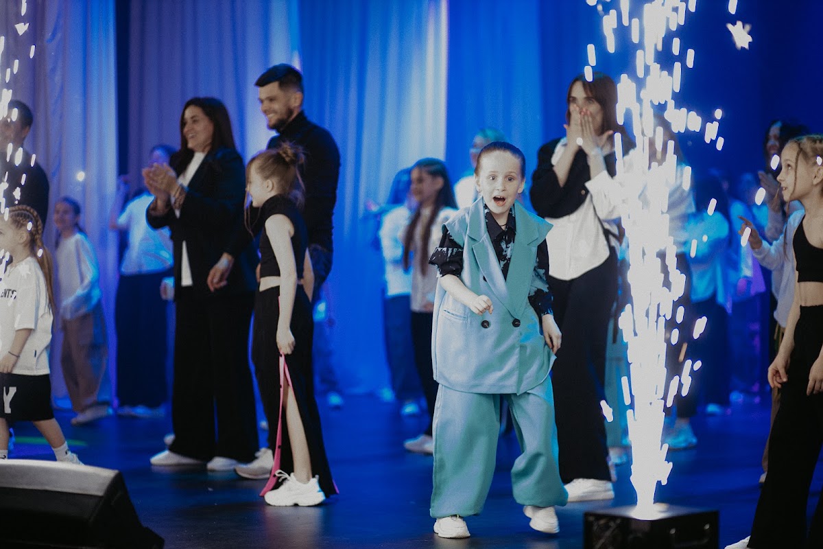Spark Light Show — кадр 2 из 10