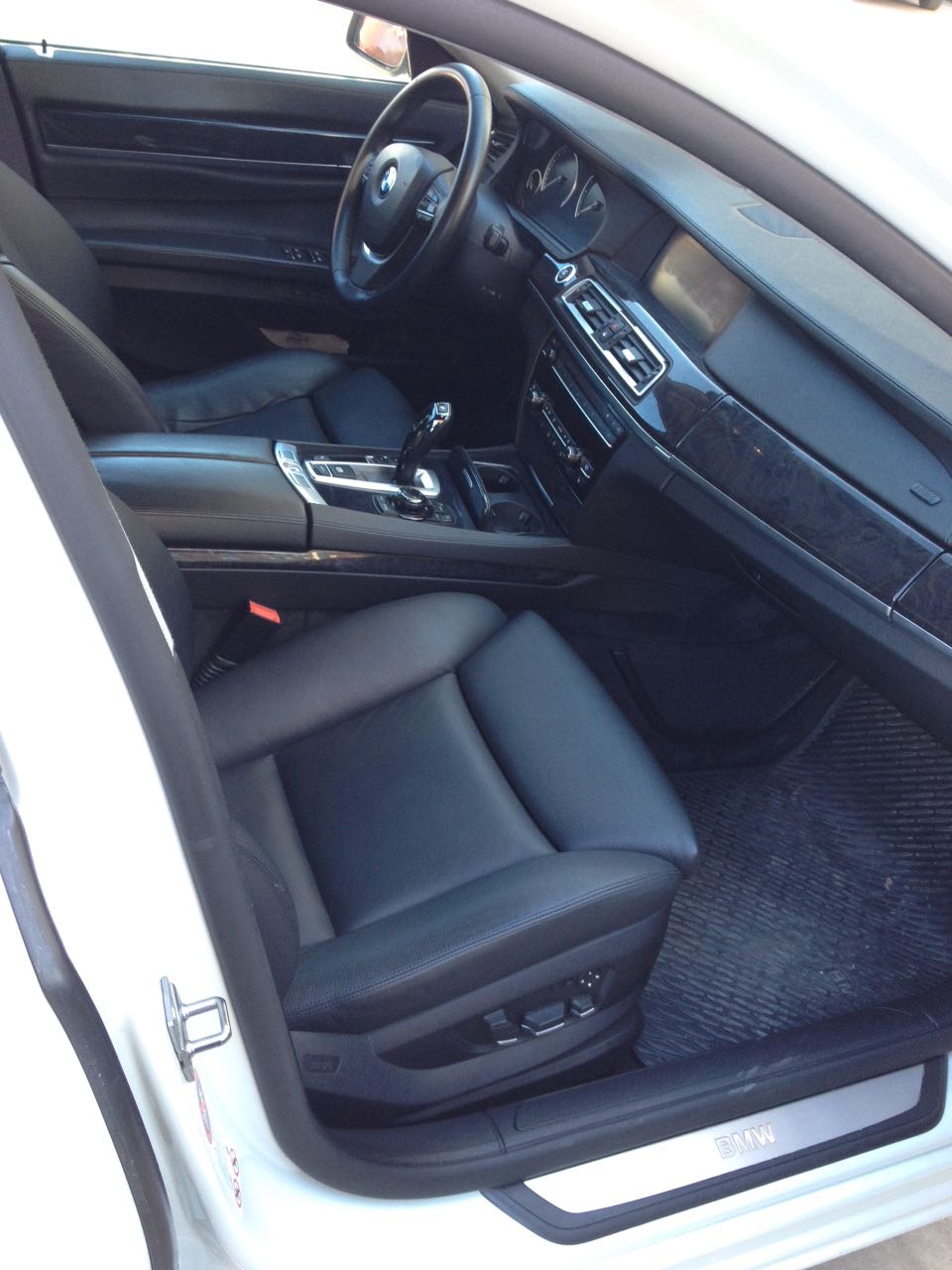BMW 7й серии — кадр 3 из 3