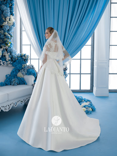 D-7032 Licia — кадр 2 из 2