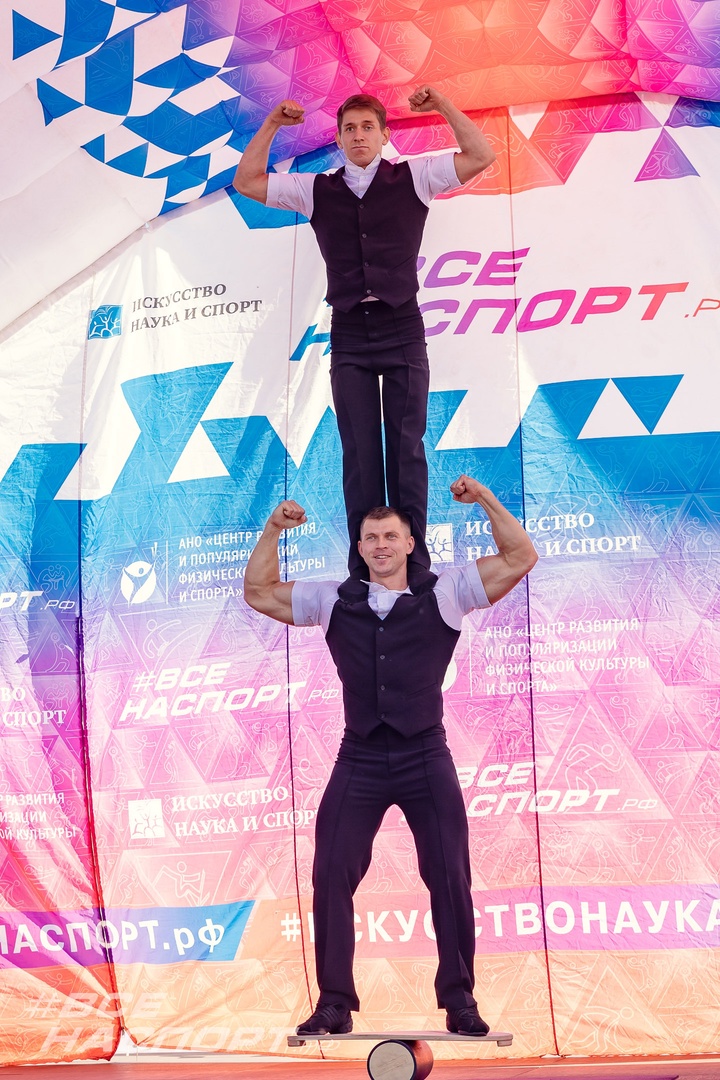 Акробатическое шоу "Strong Acrobatics"