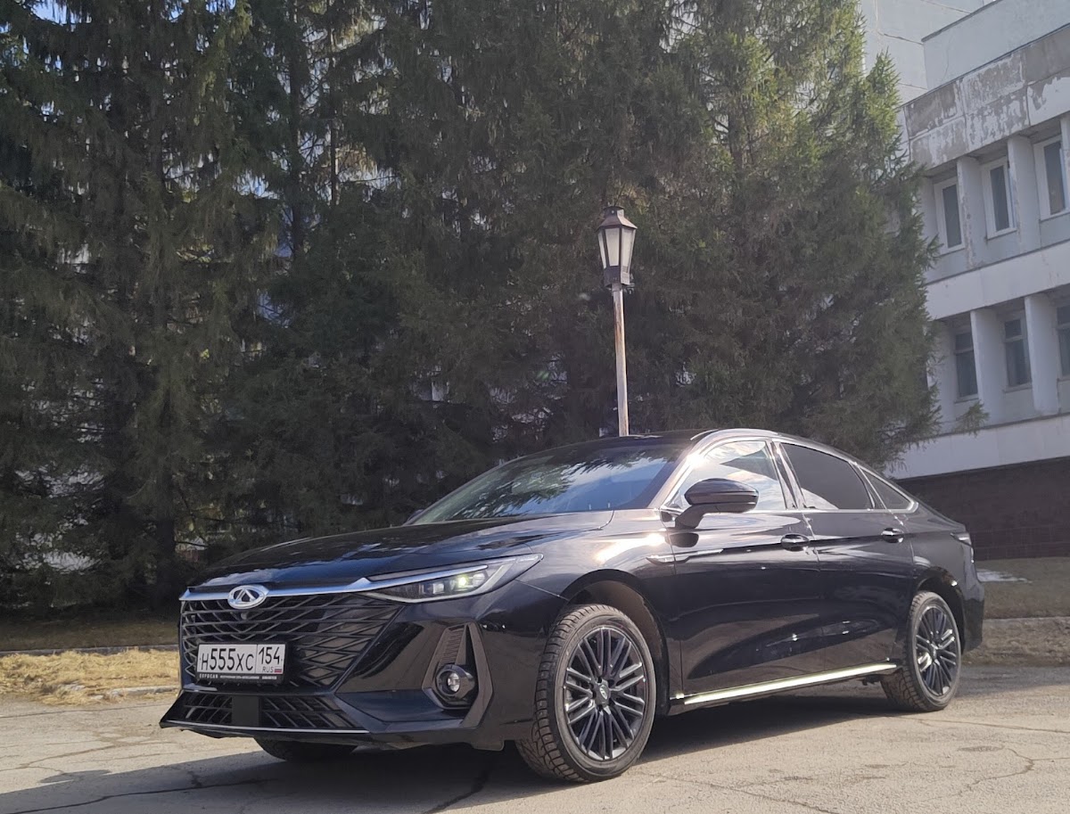 Автомобиль для вашего торжества с красивыми номерами!