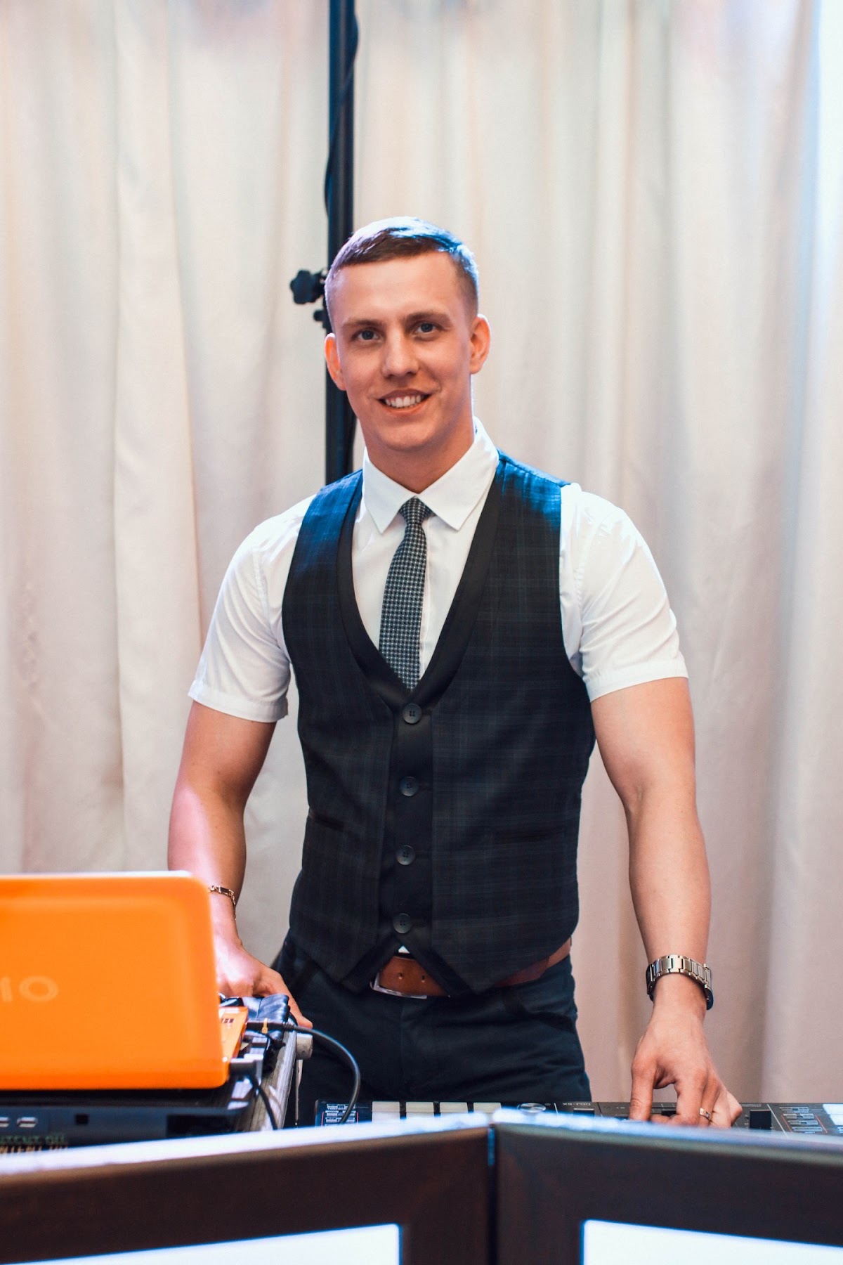 DJ Тони