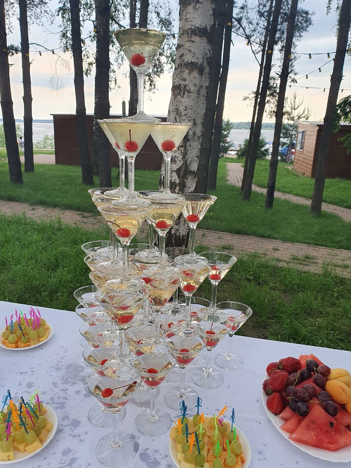 Горка шампанского