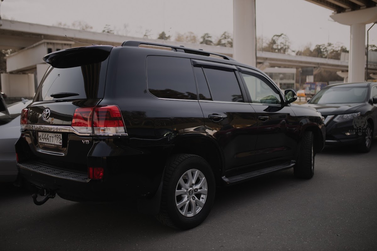 Toyota Land Cruiser — кадр 4 из 10