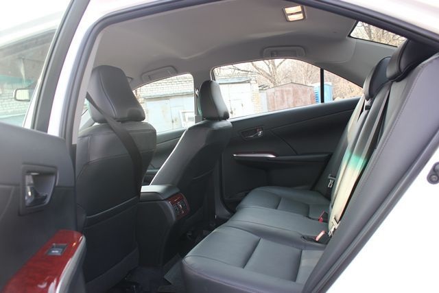 Toyota Camry — кадр 2 из 2