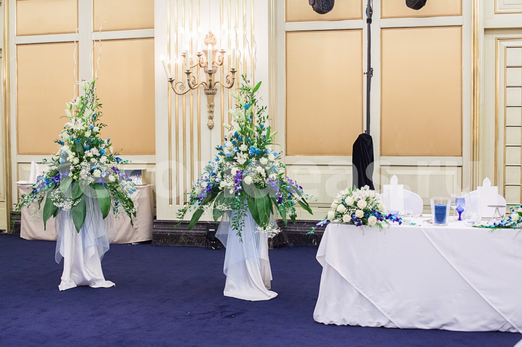 "THE RITZ-CARLTON"