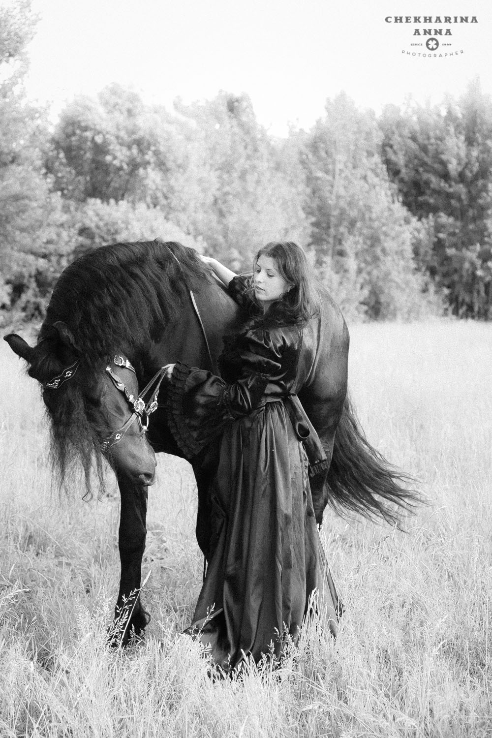 Фото с лошадьми и в образе. Черно-белый фотосет.