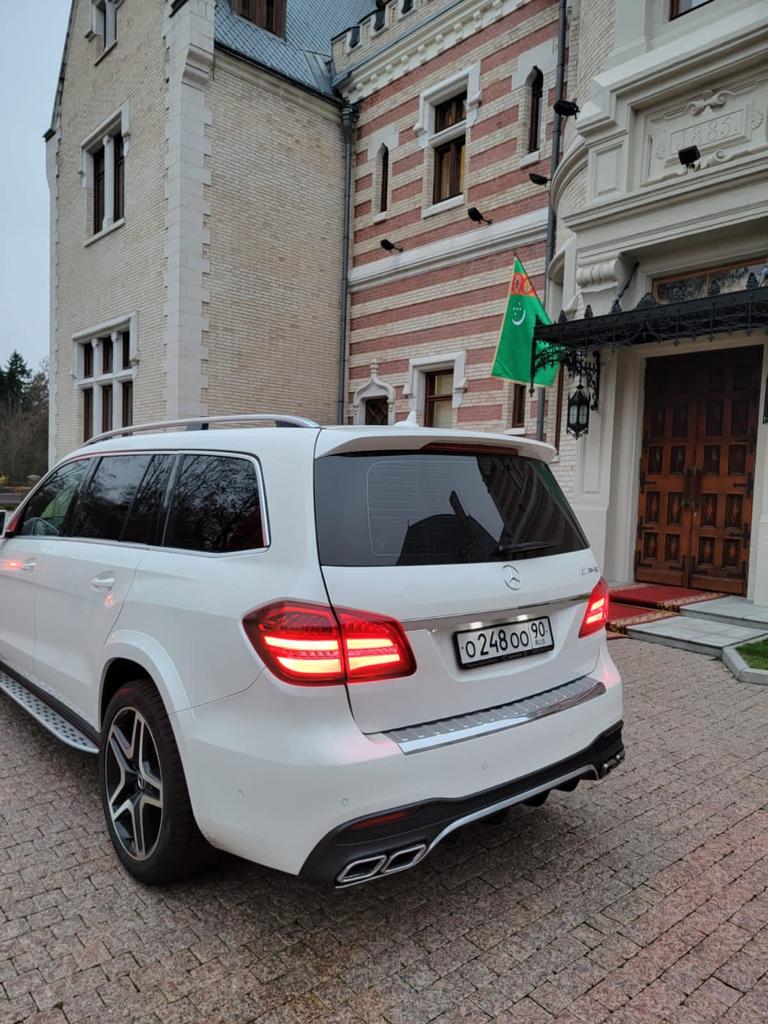 Mercedes-Benz GLS белый