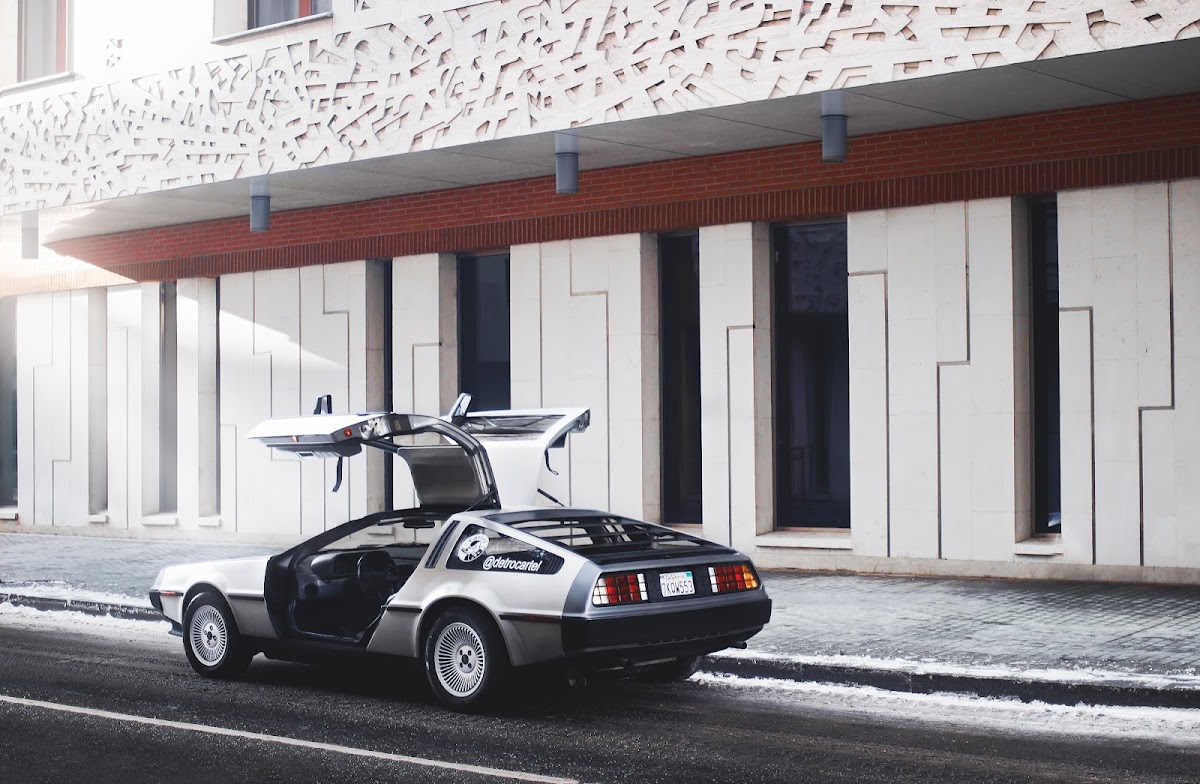 DeLorean DMC-12
