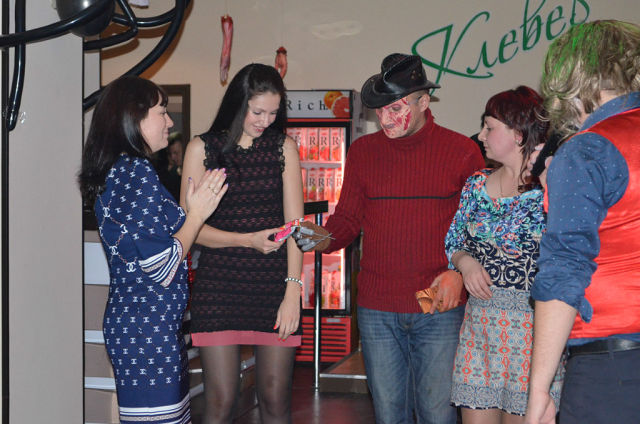 Хэллоуин в кафе «Клевер»