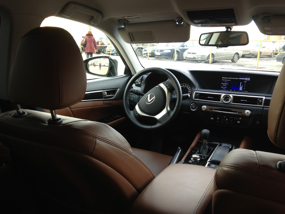 Lexus GS — кадр 5 из 6