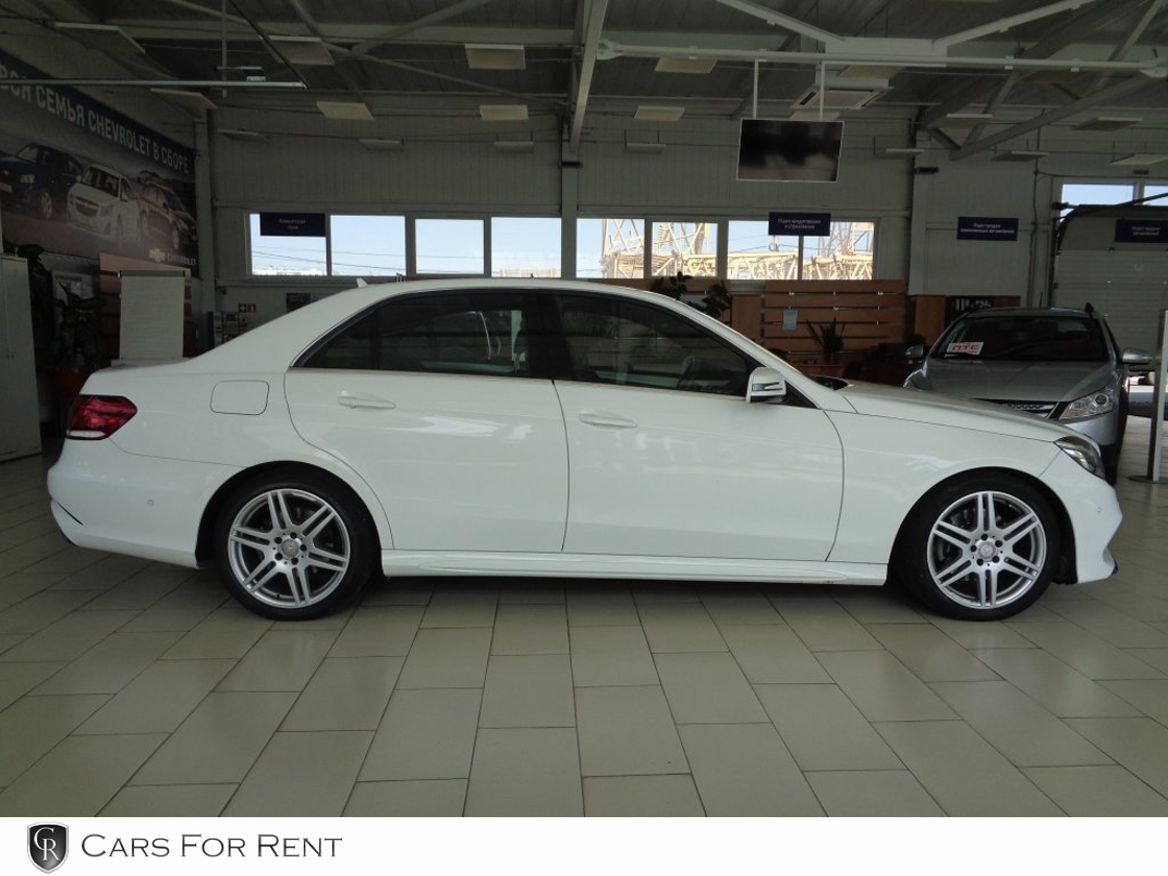 Mercedes-Benz W212 рестайлинг — кадр 3 из 4