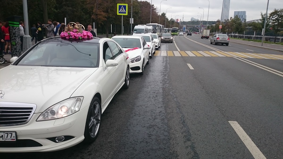 Mercedes-Benz E200 AMG