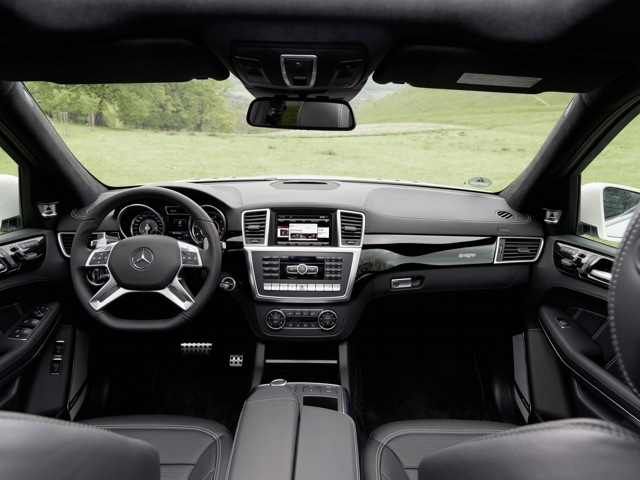 Mercedes GL — кадр 4 из 5