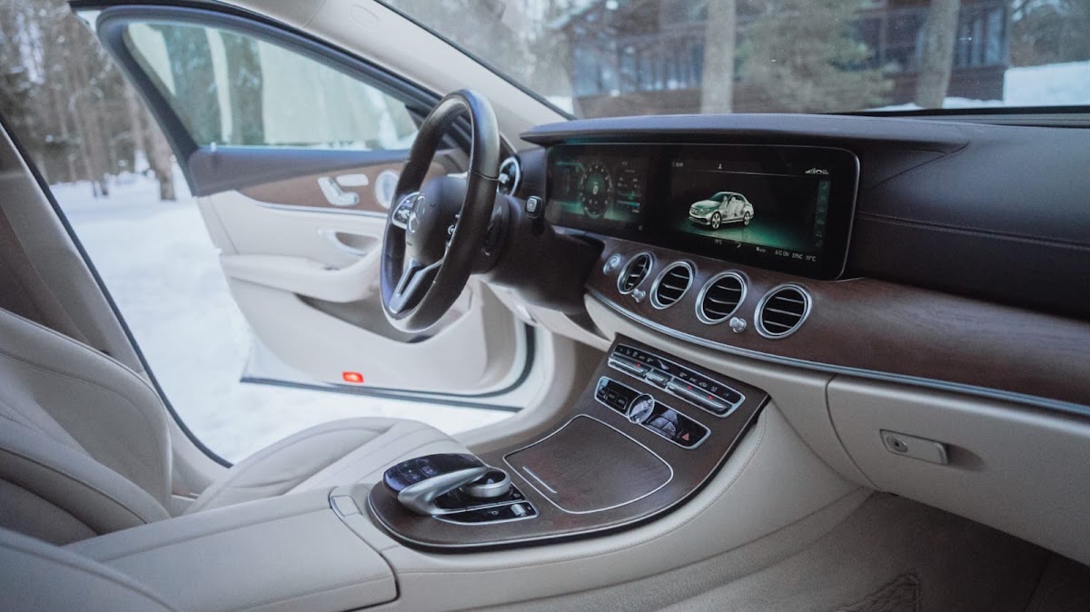 Мерседес Е300(w213) гос.N022