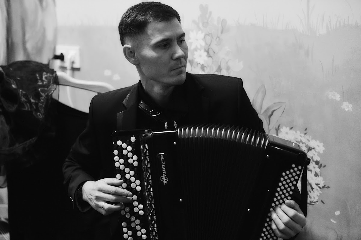 Folk band — кадр 2 из 29