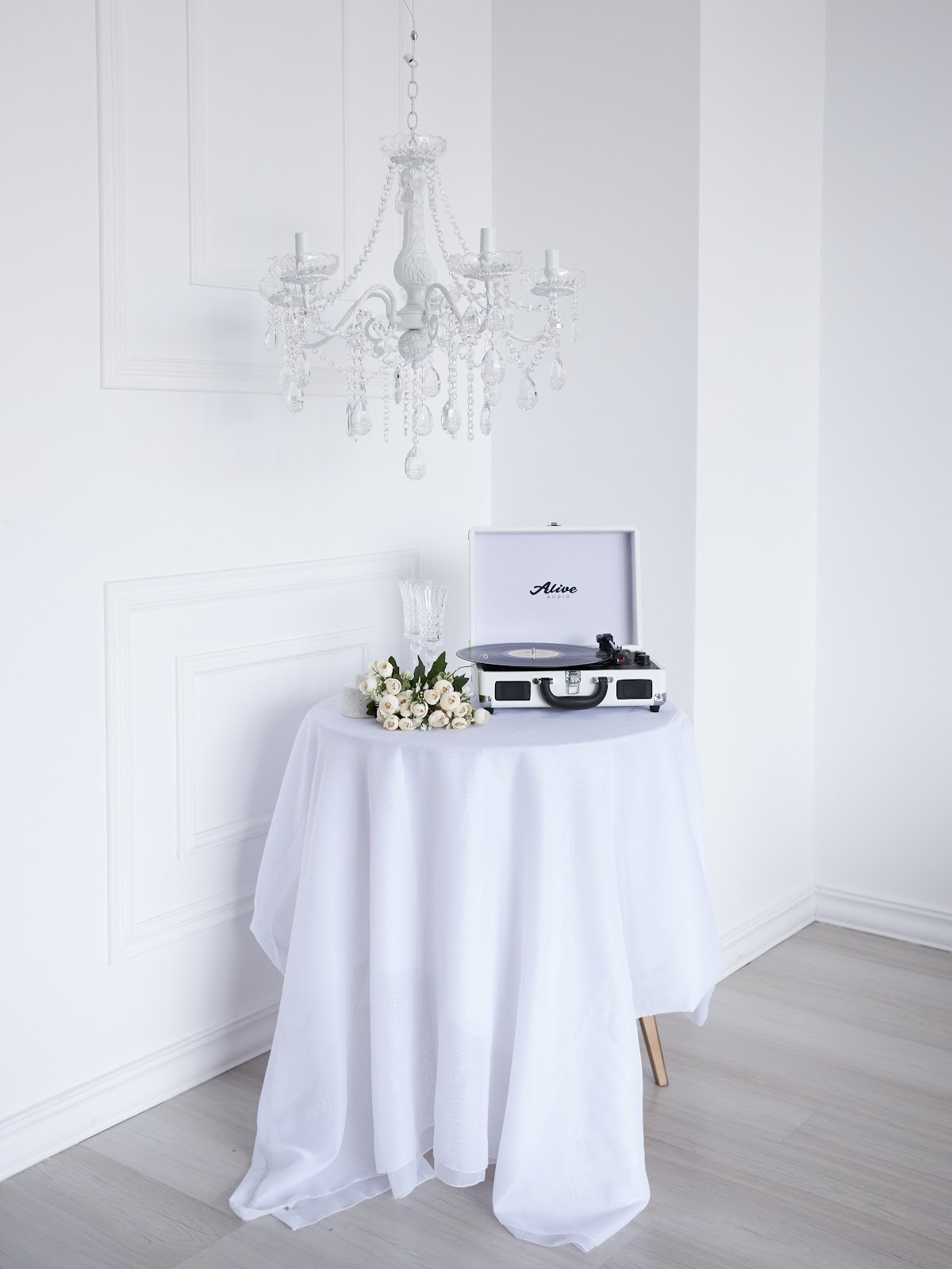 Studio Location — кадр 3 из 47