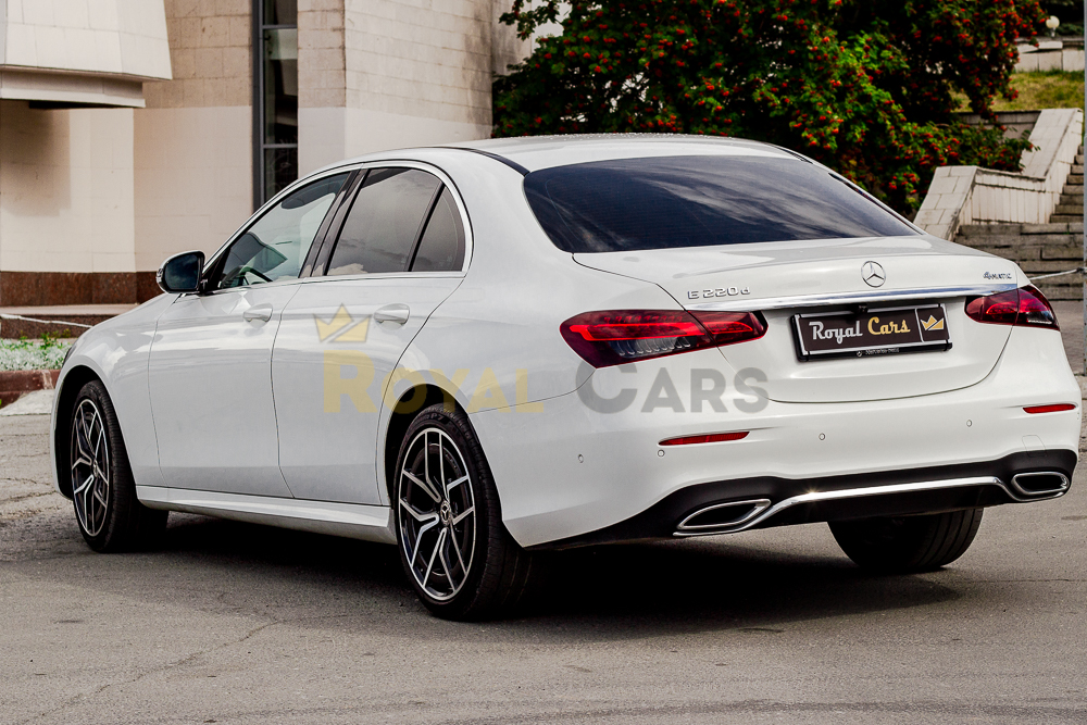 Mercedes-Benz E-class W213 Restyling AMG Белый — кадр 3 из 17