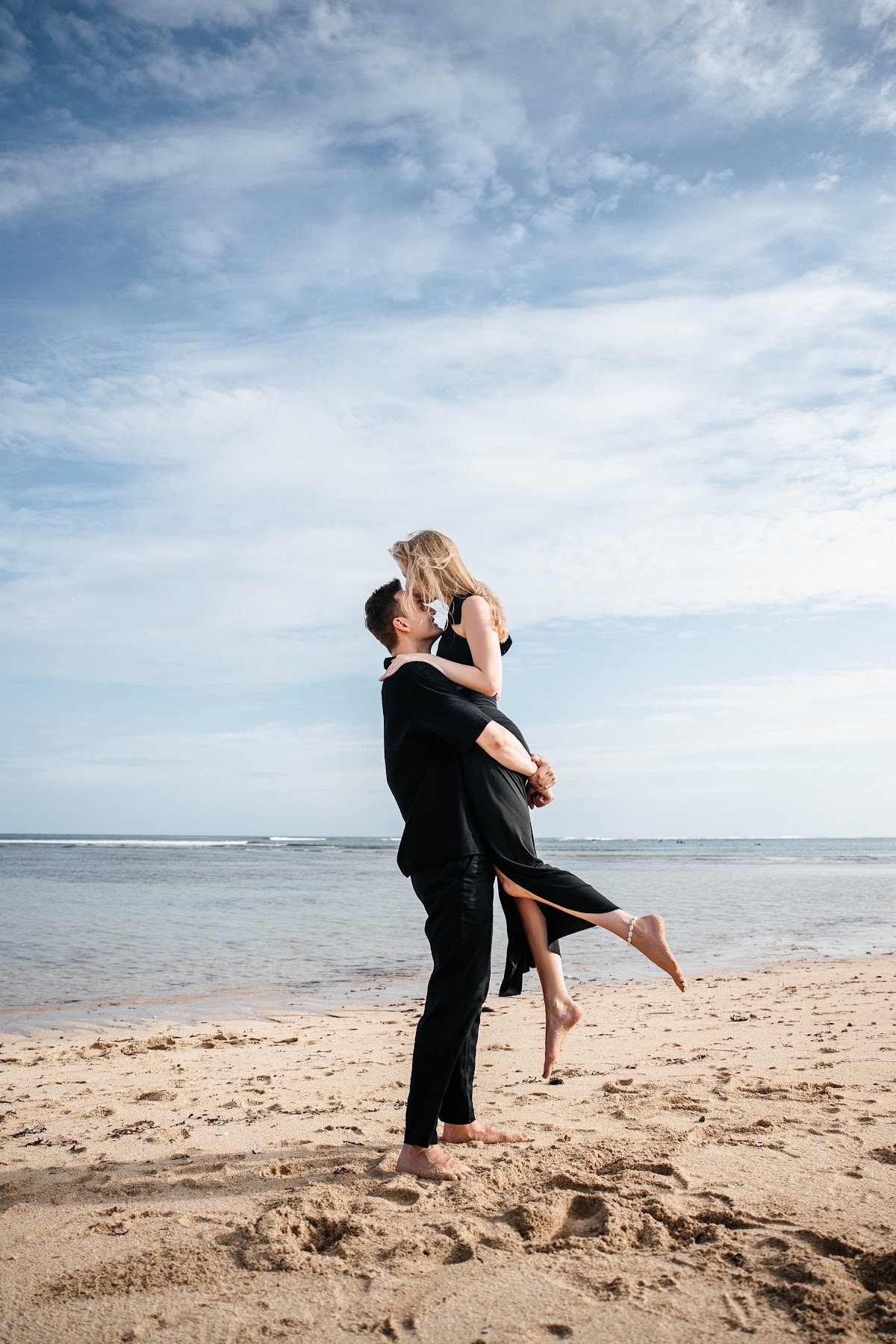 Love story с предложением руки и сердца на Бали
