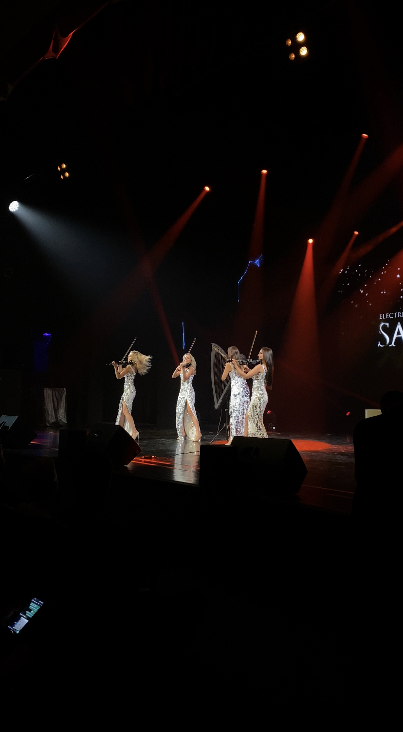 SHOW TIME