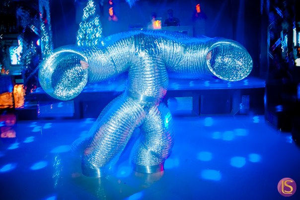 Alluminarium show