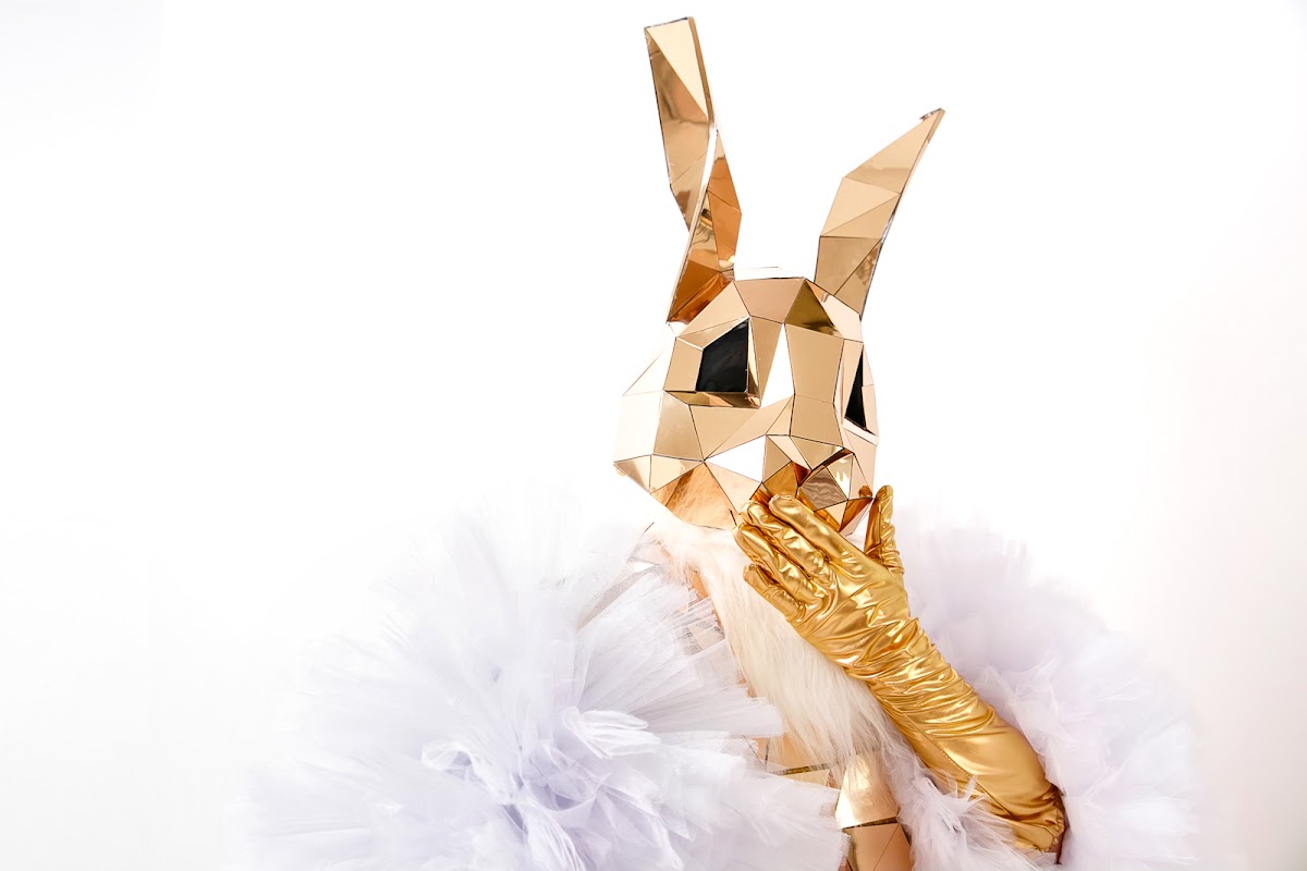 RED RABBIT SHOW