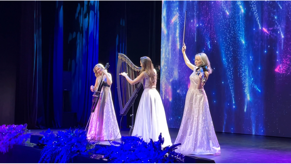 SHOW TIME
