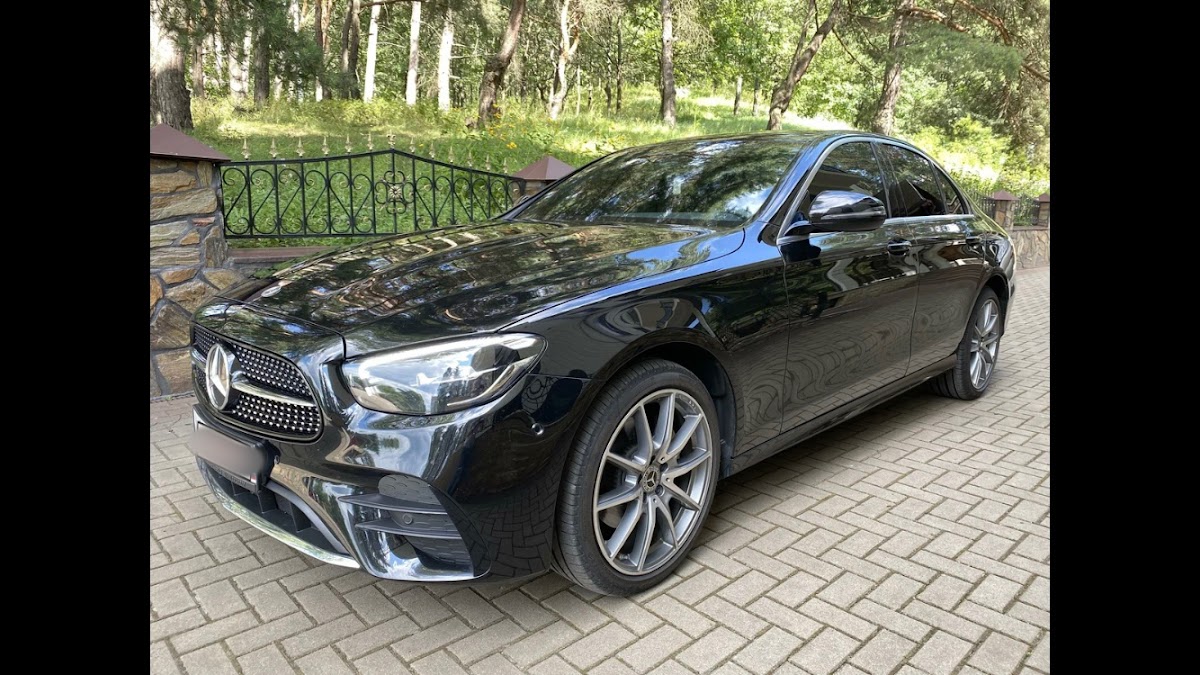 Mercedes-Benz E класс 2022 черный