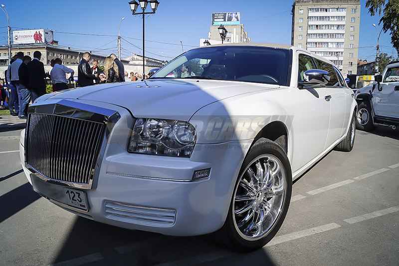 Минилим Chrysler 300C Rolls Royce Style (7 мест)