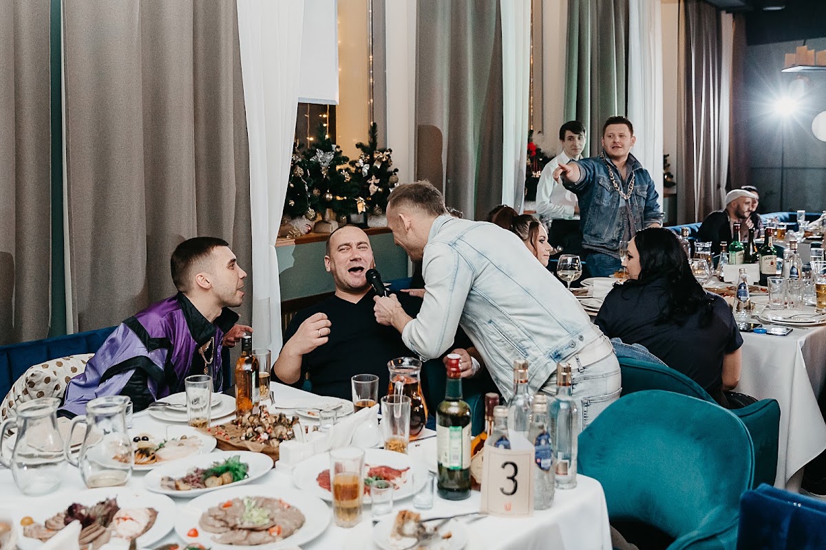 Новый год в стиле 90х